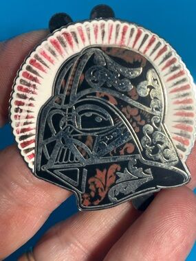 Darth Vader Star Wars Disney Trading Parks Pin Helmet Series Silver